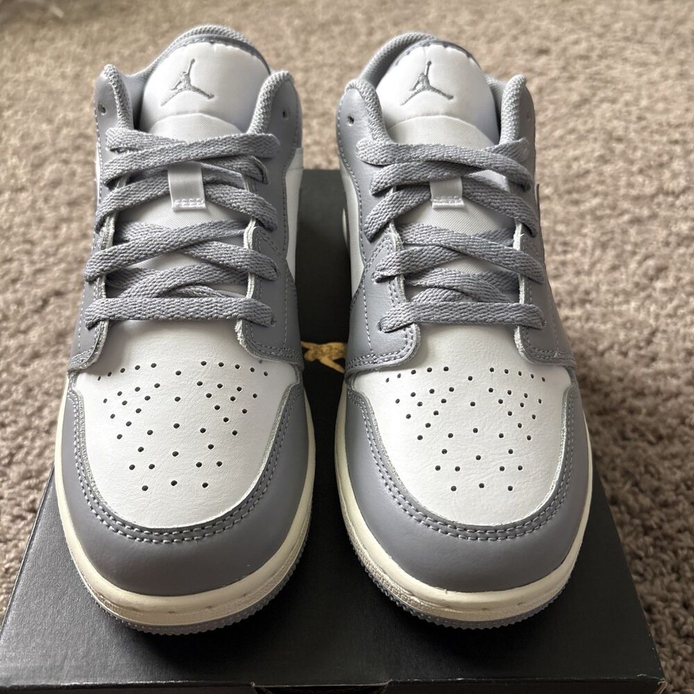 Nike Air Jordan 1 Low Vintage Grey (GS) 553560-053 Size 7Y Brand New DS In Hand